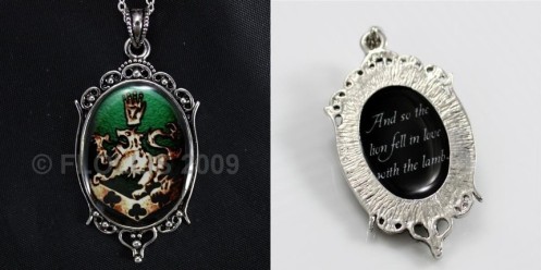 Crest Green and Gold point-quote lion love lamb